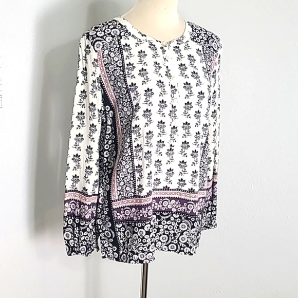 LOFT Black & White Floral Print Top with Pink & Purple Accents, Size Medium - Picture 8 of 10